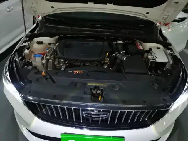 Geely Emgrand — Фото автомобиля 19