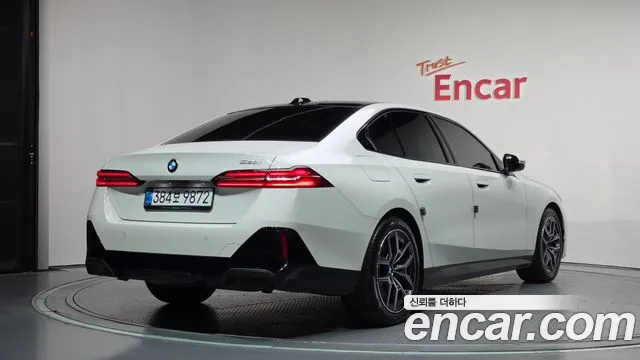 BMW 5 Series G60 — Фото автомобиля 2