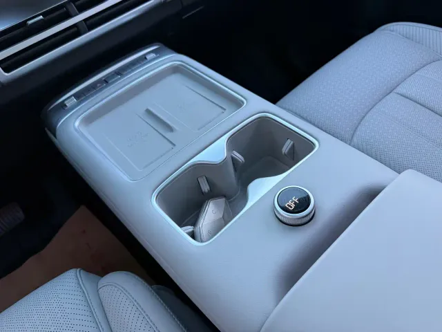 BYD FangChengBao Titanium 7 — Фото автомобиля 9