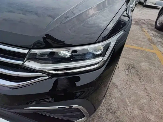 Volkswagen Tiguan L — Фото автомобиля 23
