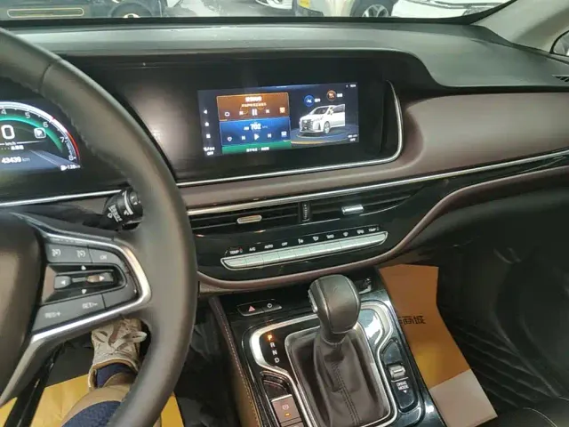 GAC Trumpchi M6 — Фото автомобиля 12