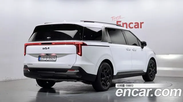 Kia Canival Новый Carnival 4 поколение Бензин 9 мест X Line — Фото автомобиля 2