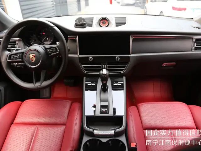Porsche Macan — Фото автомобиля 9
