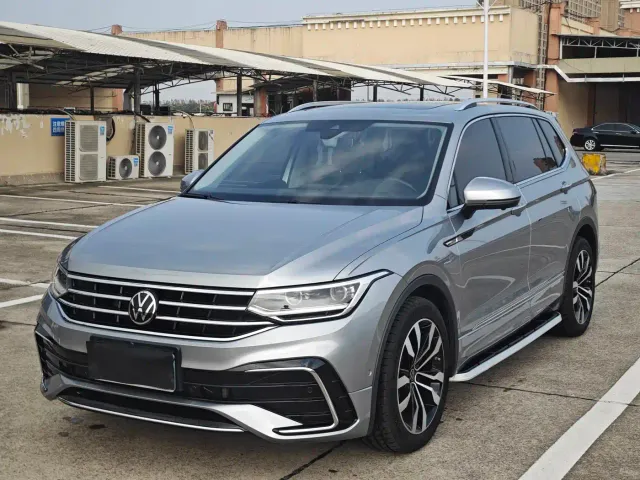 Фотография автомобиля — Volkswagen Tiguan L