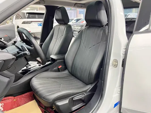Peugeot 2008 — Фото автомобиля 14