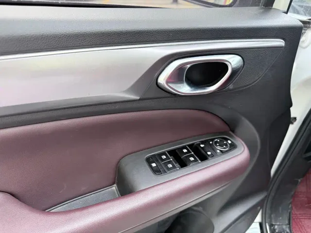GAC Trumpchi M6 — Фото автомобиля 10