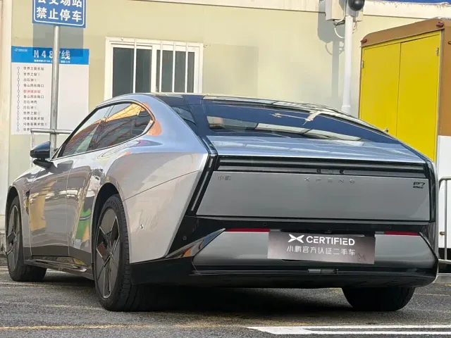 Xpeng P7 — Фото автомобиля 9