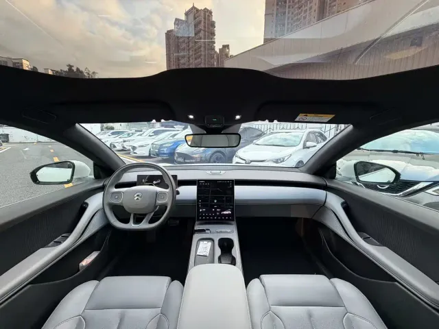 Nio ET5 — Фото автомобиля 8
