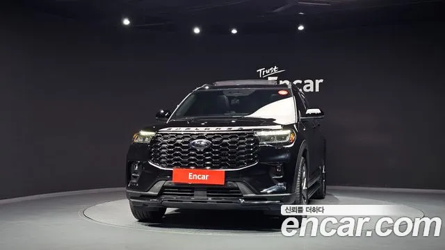 Ford Explorer — Фото автомобиля 3