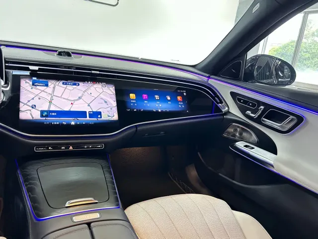 Mercedes-Benz E-Class — Фото автомобиля 14