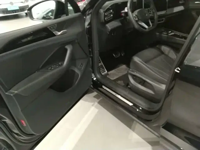 Volkswagen Tiguan L — Фото автомобиля 15