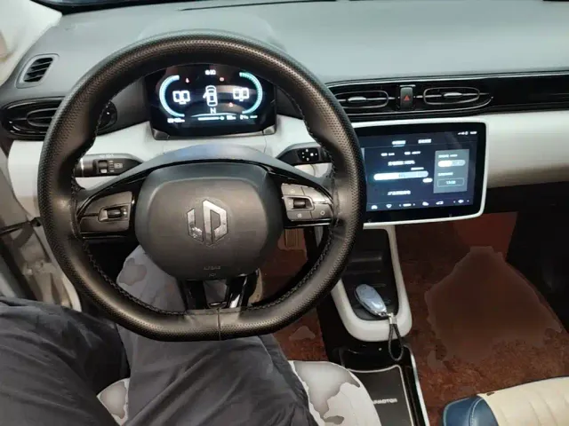 Leapmotor T03 — Фото автомобиля 9