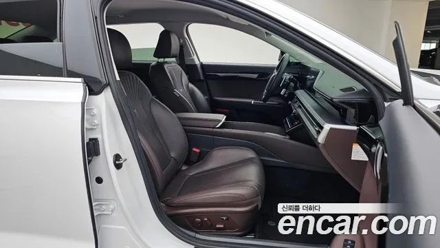 Hyundai Grandeur GN7 — Фото автомобиля 11