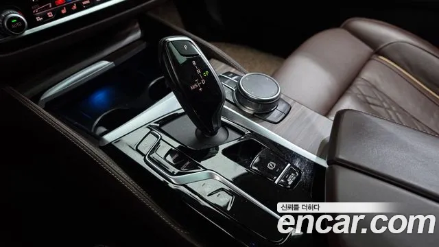 BMW 5 Series G30 — Фото автомобиля 12