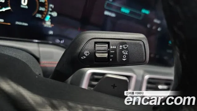 Ford Mustang Mustang 7 поколение 2.3 EcoBoost Premium Кабриолет — Фото автомобиля 19