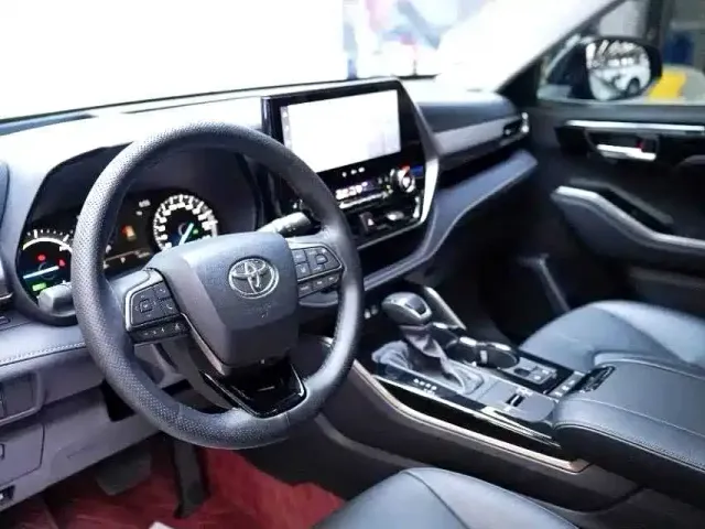 Toyota Highlander — Фото автомобиля 4