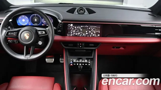 Porsche Macan Electric — Фото автомобиля 7