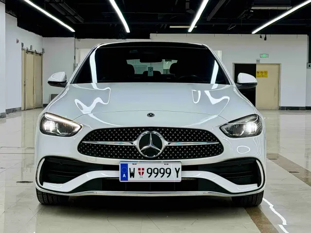 Фотография автомобиля — Mercedes-Benz C-Class