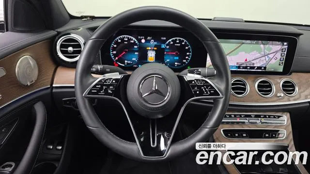 Mercedes-Benz E-Class — Фото автомобиля 13