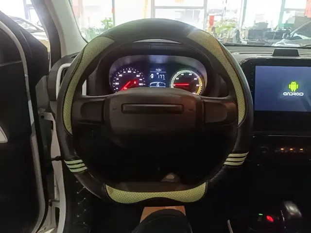 Roewe Clever — Фото автомобиля 10