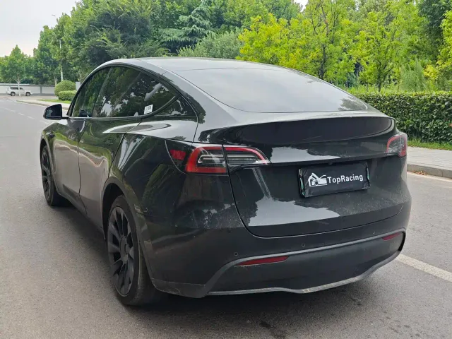 Tesla Model Y — Фото автомобиля 7