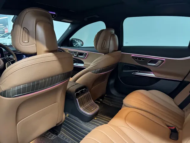 Mercedes-Benz E-Class — Фото автомобиля 8