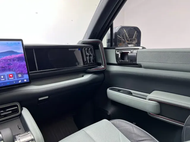 BYD FangChengBao Leopard 5 — Фото автомобиля 13