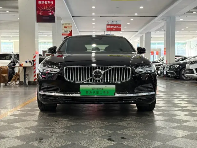 Volvo S90 — Фото автомобиля 2
