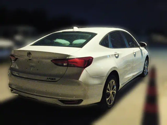 Buick Verano — Фото автомобиля 4