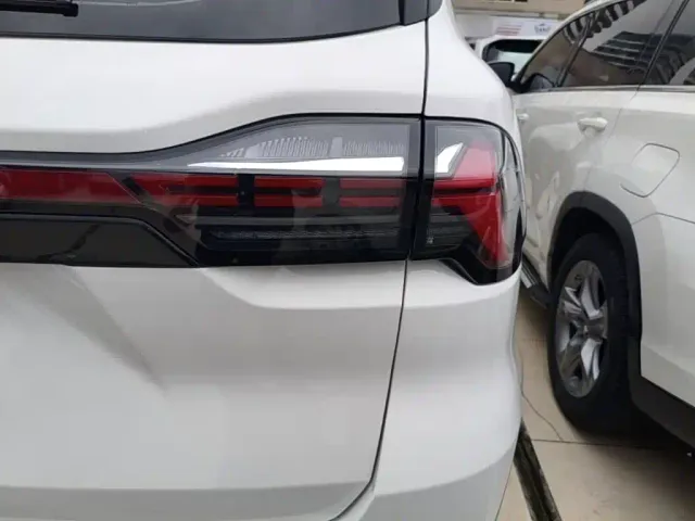 Geely Haoyue L — Фото автомобиля 7
