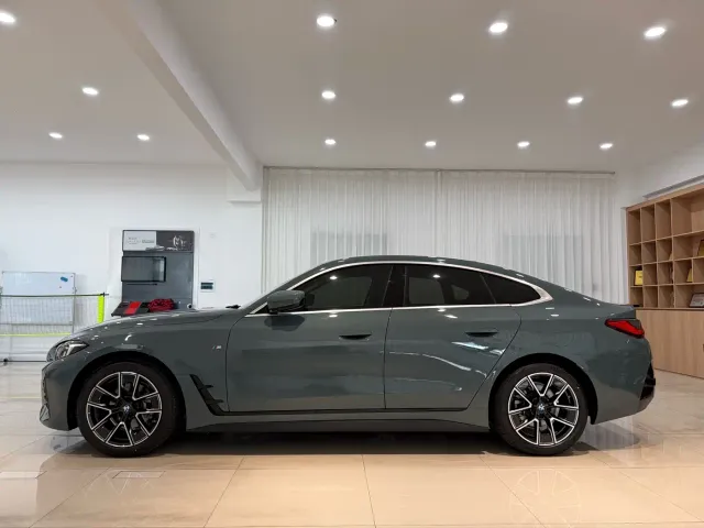 BMW 4 Series — Фото автомобиля 3