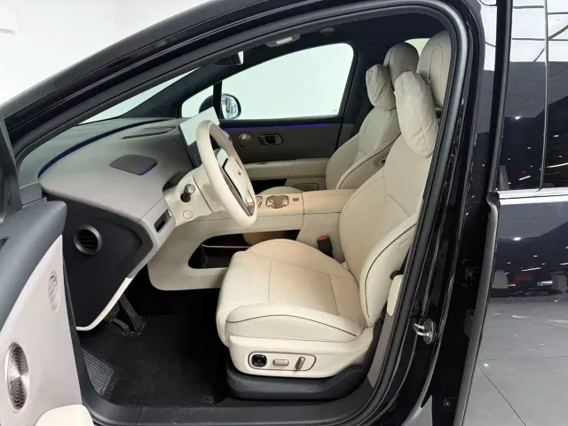 Li Auto i6 — Фото автомобиля 9