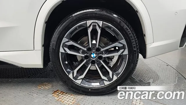 BMW X1 sDrive 20i M Sport — Фото автомобиля 21