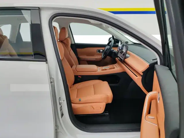 Leapmotor C10 — Фото автомобиля 8