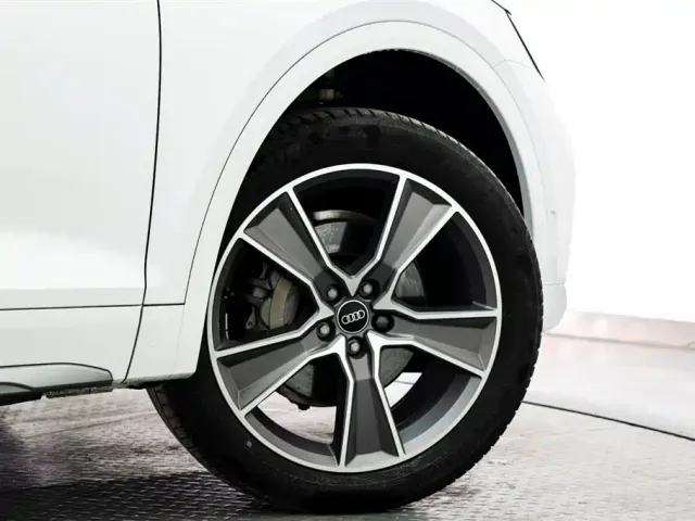 Audi Q5L — Фото автомобиля 20