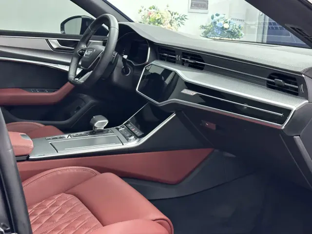Audi A7L — Фото автомобиля 16