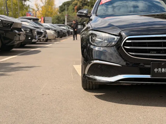 Mercedes-Benz E-Class — Фото автомобиля 5