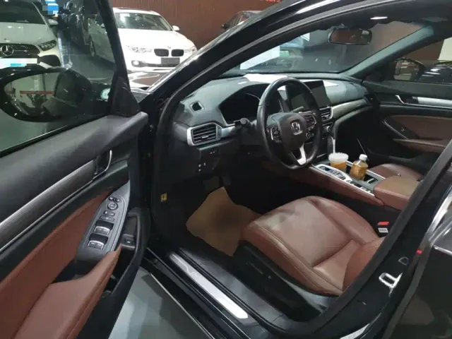 Honda Inspire — Фото автомобиля 11