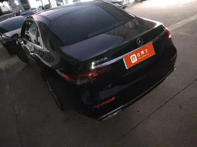 Mercedes-Benz E-Class — Фото автомобиля 6