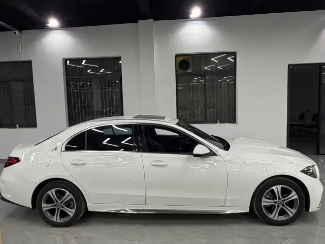 Mercedes-Benz C-Class — Фото автомобиля 3