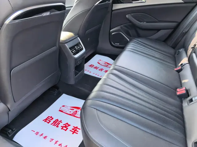 Hongqi H5 — Фото автомобиля 6