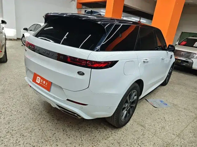 Land Rover Range Rover Sport — Фото автомобиля 4