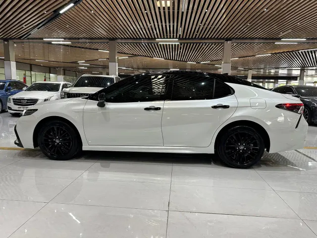 Toyota Camry — Фото автомобиля 4