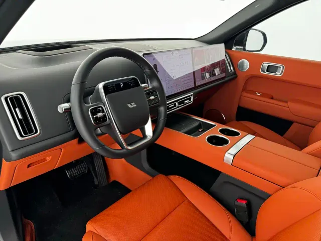 Li Auto L8 — Фото автомобиля 6