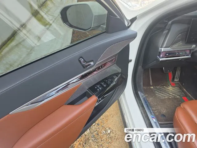BMW i7 G70 — Фото автомобиля 5