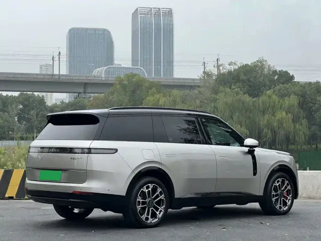 Lynk & Co 900 — Фото автомобиля 3