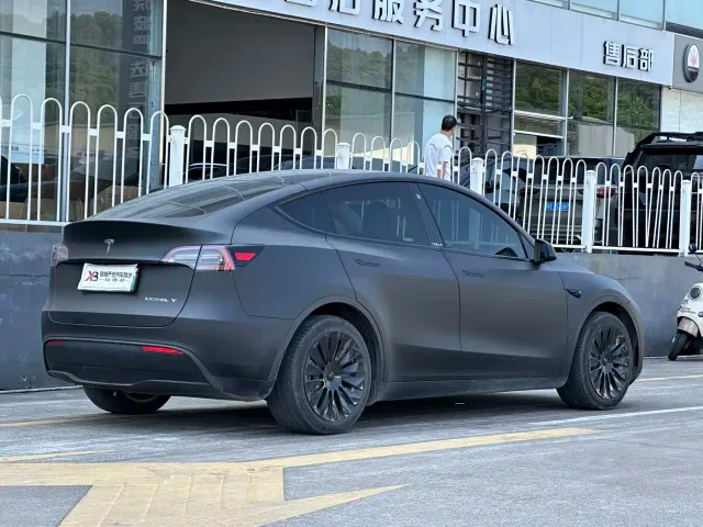 Tesla Model Y — Фото автомобиля 6