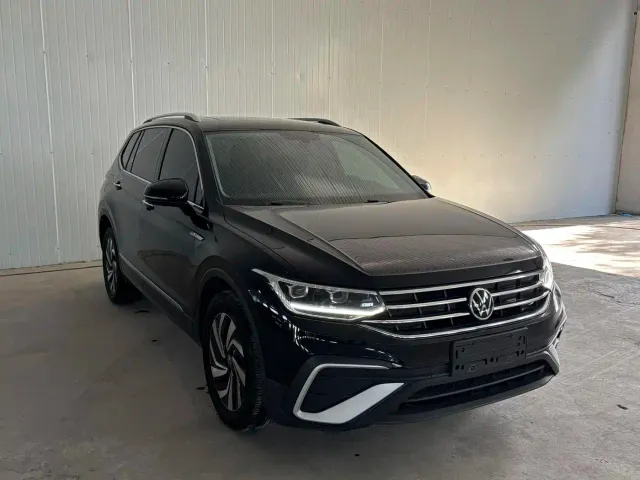 Volkswagen Tiguan L — Фото автомобиля 2