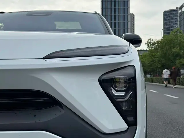 Nio ES6 — Фото автомобиля 21
