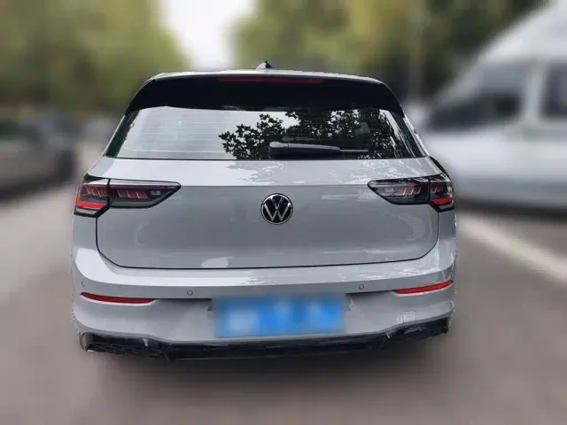 Volkswagen Golf — Фото автомобиля 5